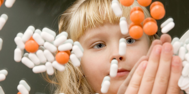 Medikamente vor Kindern immer wegschließen 
