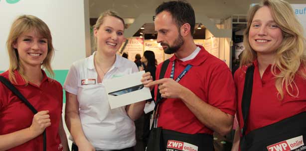 Gewinnerin des ZWP online-Gewinnspiels: iPad mini, Freude groß!