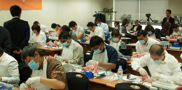 Flapless Surgery & Co.: "Learning by doing"