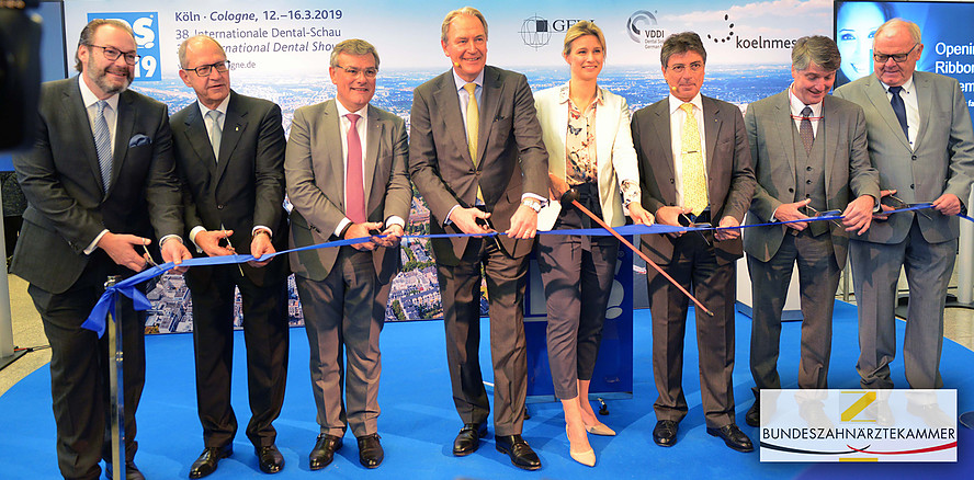 BZÄK und internationale Dentalfamilie treffen sich auf der IDS