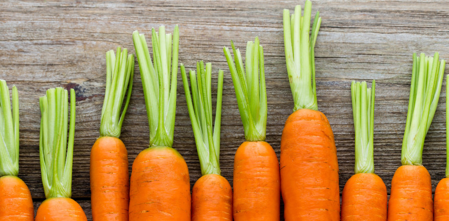 Beläge im Mund: Apfel und Karotte können helfen