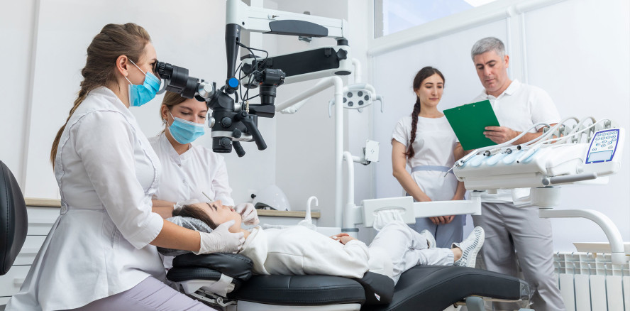 Weiterentwicklungs­möglichkeiten in der Ausbildung zum Oralchirurgen