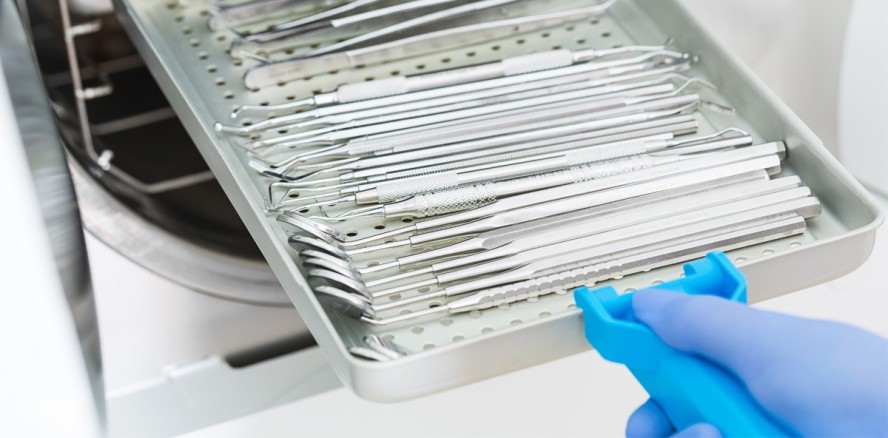 Hilfe bei der Instrumentenaufbereitung