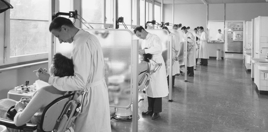 Jubiläum zmk Bern – 100 Jahre Zahnmedizin