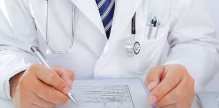 Ärztliche Gefälligkeitszeugnisse: Geltende Vorschriften sind ausreichend