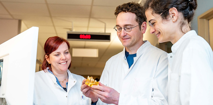 Zahnärztlicher Befund direkt in der Geriatrie: Kooperation stärkt Versorgung älterer Menschen