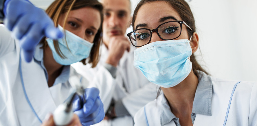 Arbeitsteilung in Zahnarztpraxen kann zu Gewerbebetrieb führen