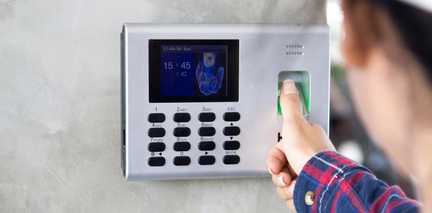 Künftig nur noch elektronische Zeiterfassung für Beschäftigte?