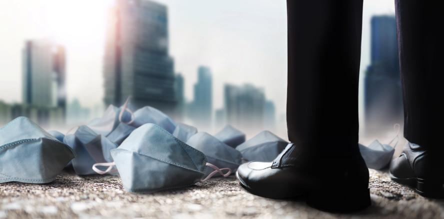 Trotz Corona-Symptomen: Arzt behandelt weiter – ohne Maske