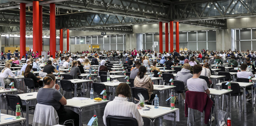 Aufnahmeverfahren zum Medizinstudium: 11.643 nahmen teil