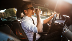 Muss ich mein privates Auto für Dienstfahrten verwenden?