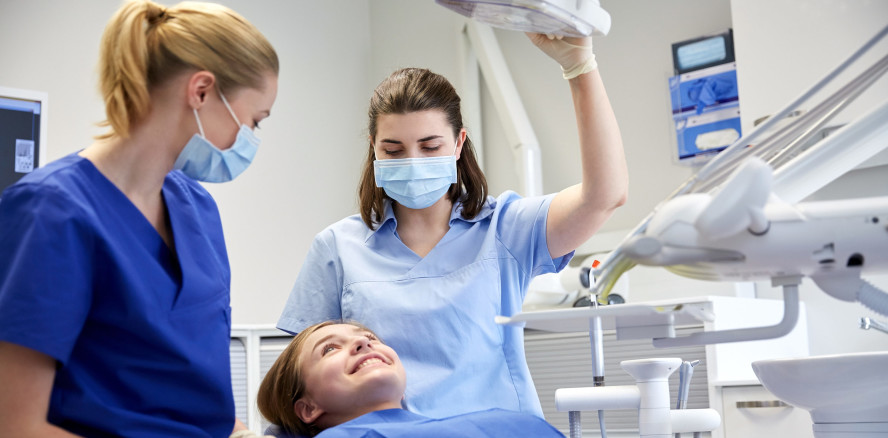 Neue Ausbildungsverträge: ZFA belegt vordere Plätze