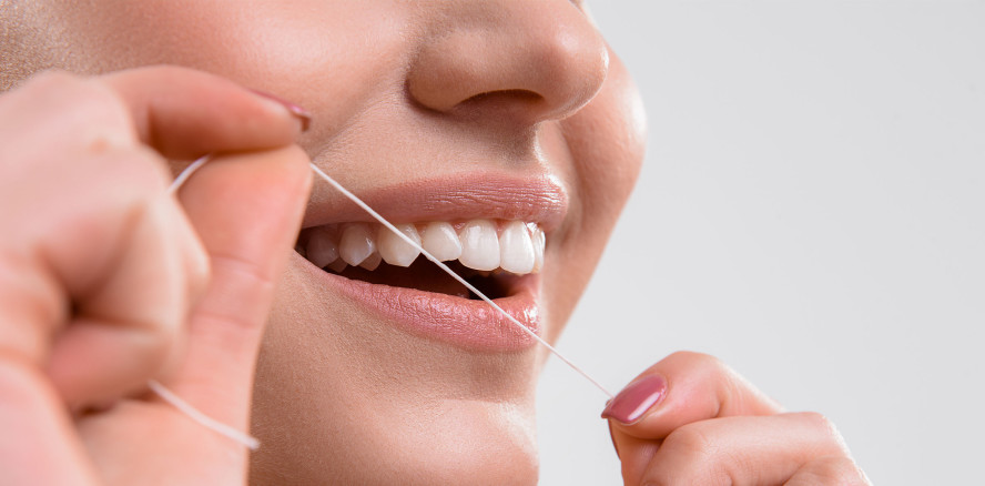 Produktcheck: BUND testet Zahnseide auf PFAS