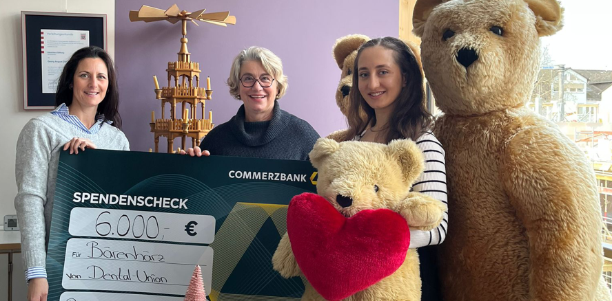 Dental-Union GmbH übergibt 6.000 Euro an die Bärenherz Stiftung