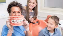 Basler Schulzahnklinik: Seit 100 Jahren für gesunde Kinderzähne
