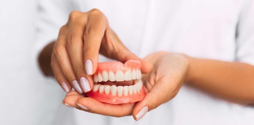 Zahnersatz: Anpassungsmaßnahmen kein Behandlungsfehler