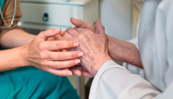 Berührung, Zuspruch und Empathie – das brauchen Alzheimerpatienten