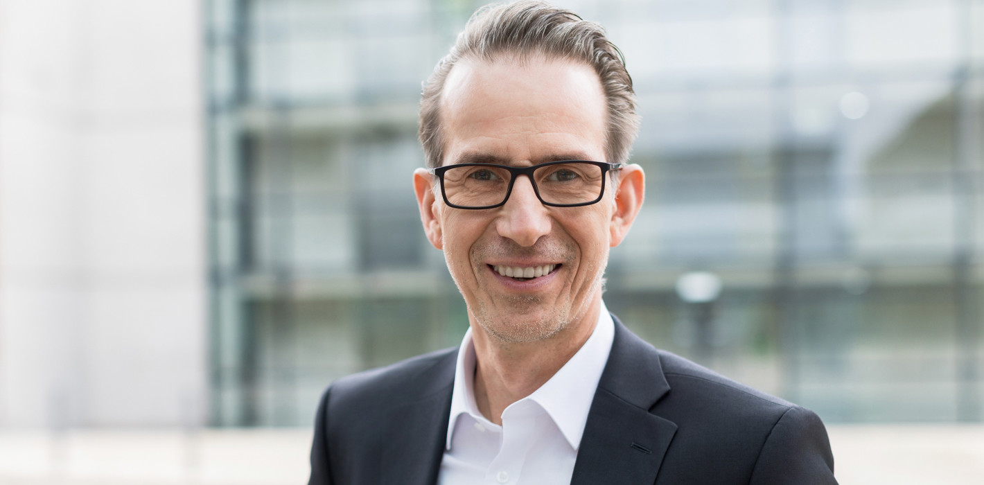 Carbon ernennt Christoph Meyer zum Sales Director für Oral Health in Europa