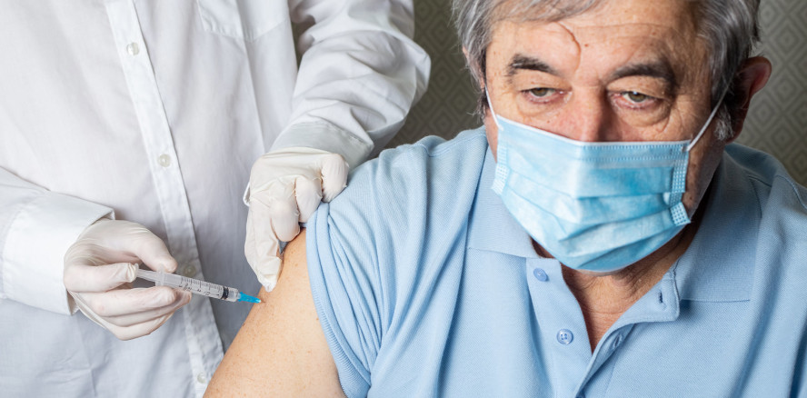 Brinkhaus hält Corona-Impfungen durch Zahnärzte für denkbar