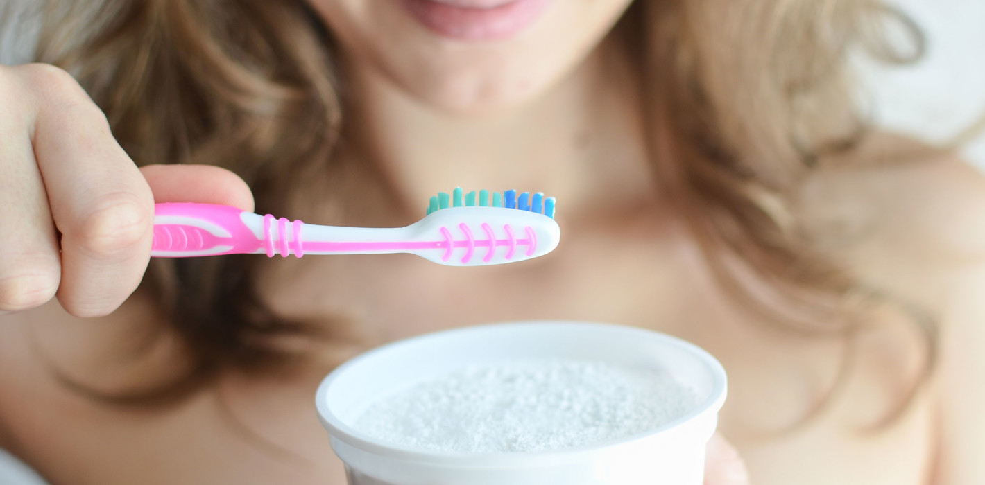 DIY-Zahnaufhellung: Influencer und ihre fragwürdigen Empfehlungen