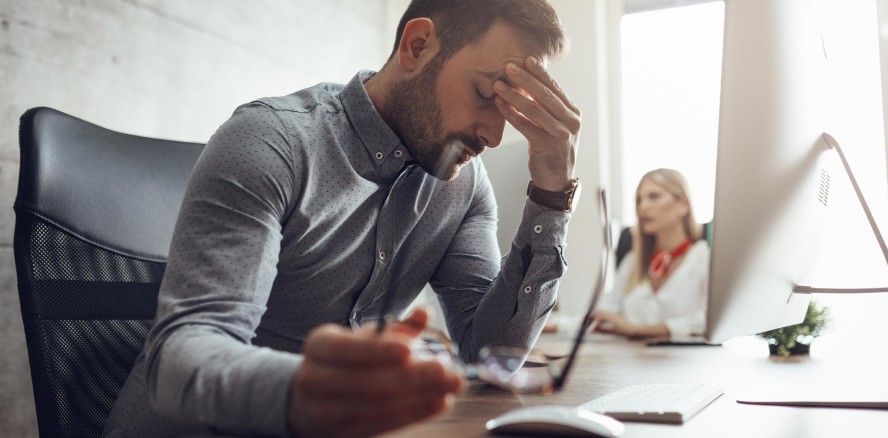 Studie: Deutsche sind Dauer-Sitzer mit Stressproblemen