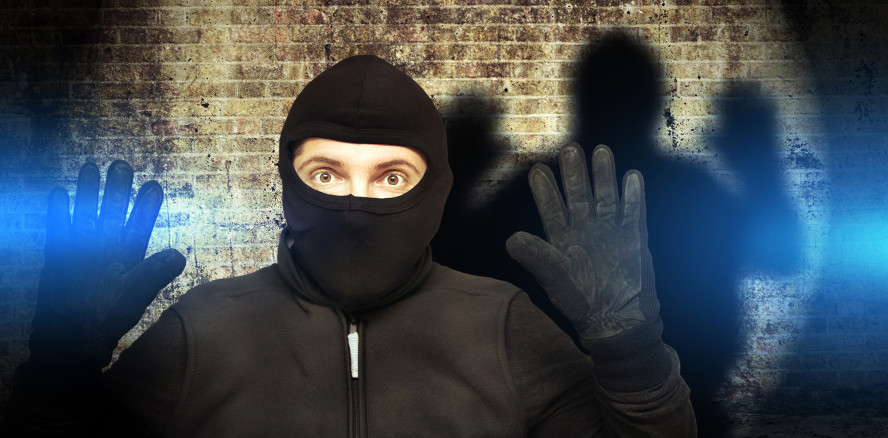 Polizist geht zum Zahnarzt und schnappt Serieneinbrecher