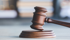 Zahnimplantate falsch gesetzt: 4.000 Euro Schmerzensgeld