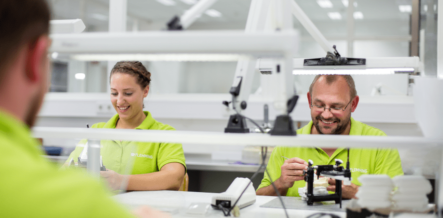 Flemming Dental stellt sich mit neuem Investor Oakley auf