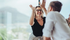 Schweiz: Frauenanteil in Führungspositionen steigt leicht