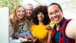 GenZ: selbstbewusst, unzufrieden und auf dem Sprung