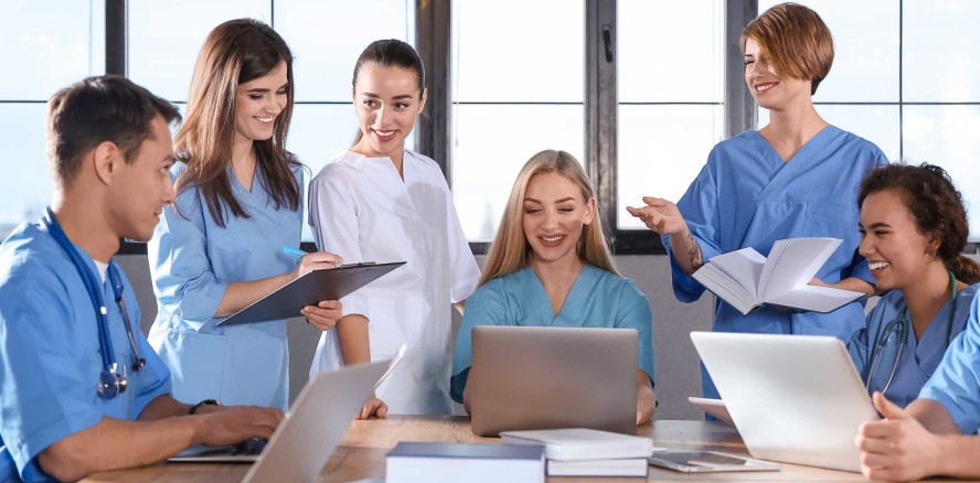 Arbeitnehmer wünschen sich mehr Weiterbildung im Job