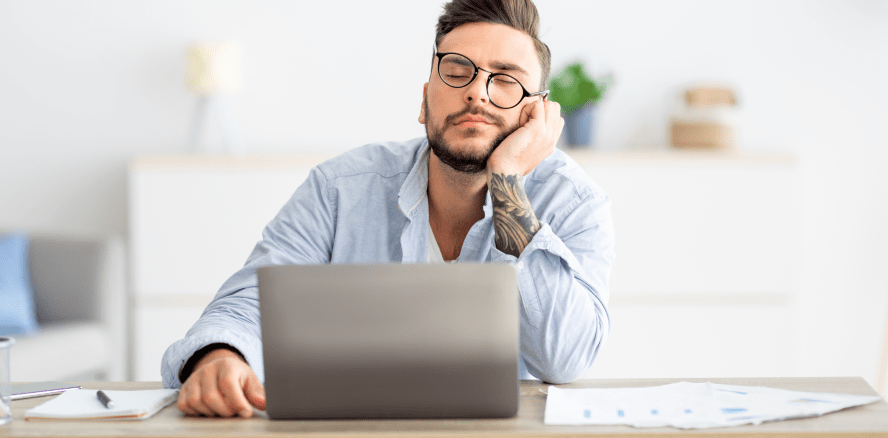 Umfrage zeigt: Home-Office ermöglicht kurze Nickerchen