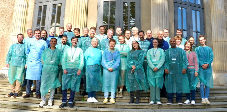 Praxisnahe Implantologie beim Humanpräparatekurs in Berlin