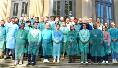 Praxisnahe Implantologie beim Humanpräparatekurs in Berlin