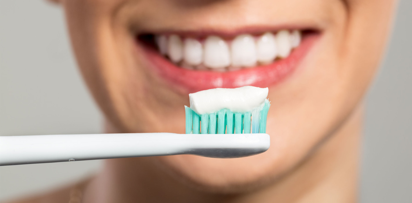 Hydroxylapatit-Zahnpasta: Eine Alternative zu Fluorid