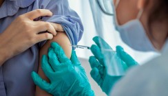 COVID-19-Impfstoffe und Nebenwirkungen bei Praxisteams
