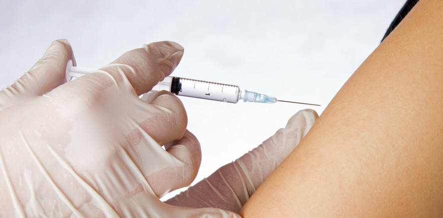 COVID-19-Impfung: Zahnärzte und Praxisteams höchste Priorität