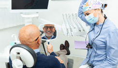 Neues Implantat fühlt sich wie ein echter Zahn an