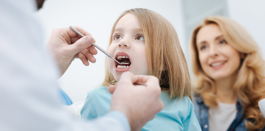 Erhöht das orale Mikrobiom der Mutter das Kariesrisiko der Kinder?