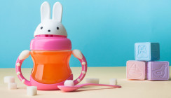Kinderkaries: Zeitiges Abstillen und Zucker sind Hauptfaktoren