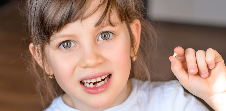 Herzerwärmend: Mädchen sorgt sich um Corona-Schutz der Zahnfee