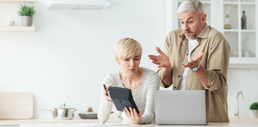 Dürfen Arbeitgeber Minusstunden vom Gehalt abziehen?