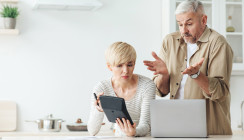 Dürfen Arbeitgeber Minusstunden vom Gehalt abziehen?