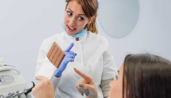 Moderne Prophylaxe: Von Fluoridierung bis „Steinzeitdiät“