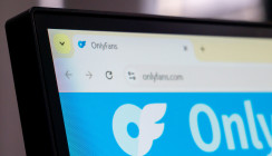 Nackt im Nebenjob: Darf mein Chef mir OnlyFans verbieten?