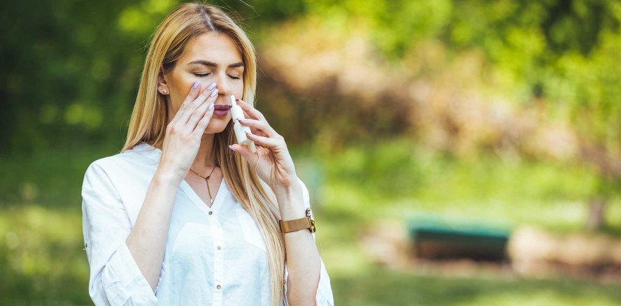 Nasenspray fängt Viren ein und tötet sie ab