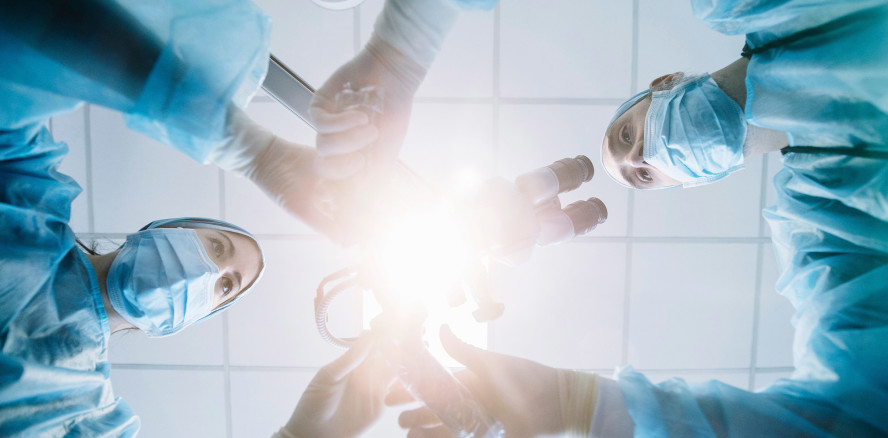 OPs vor dem Wochenende erhöhen Komplikations- & Sterberisiko