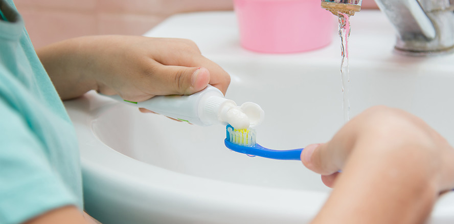 Initiative „Beyond Fluorid“ fordert eine differenzierte Risikobewertung von Fluorid in Zahnpasten