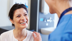 Operation gibt das Lächeln zurück