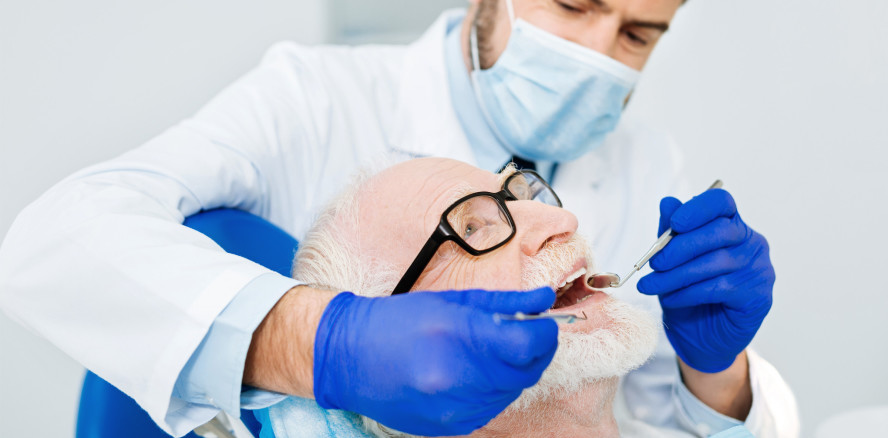 PZR im Pflegeheim: (un)realistischer Ansatz zur Prävention?